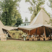Hochzeit von Theresa und Matthias mit Zelten von Tipi-Zauber